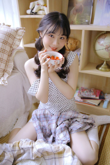 《曼娜艳荡性史》播放